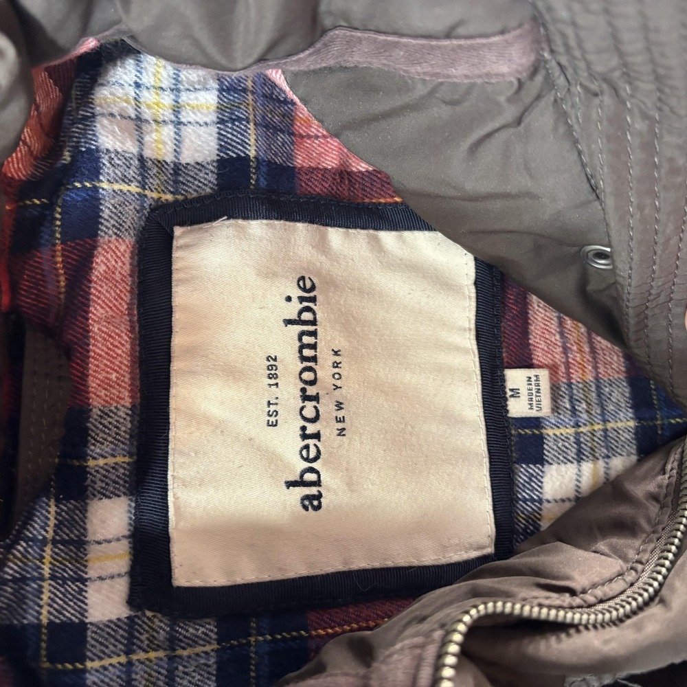 Abercrombie Vest Womens M Brown Puffer Flannel Lined Full Zip Pockets Casual - Picture 2 of 3